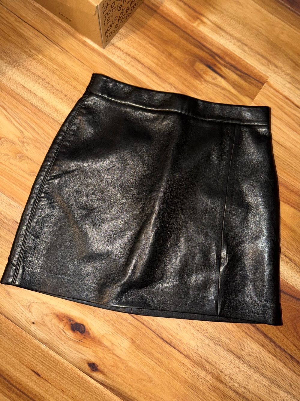 Wilfred Aritzia Faux Leather Skirt Sz 4!